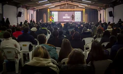 Corte de árvores em praça gera polêmica