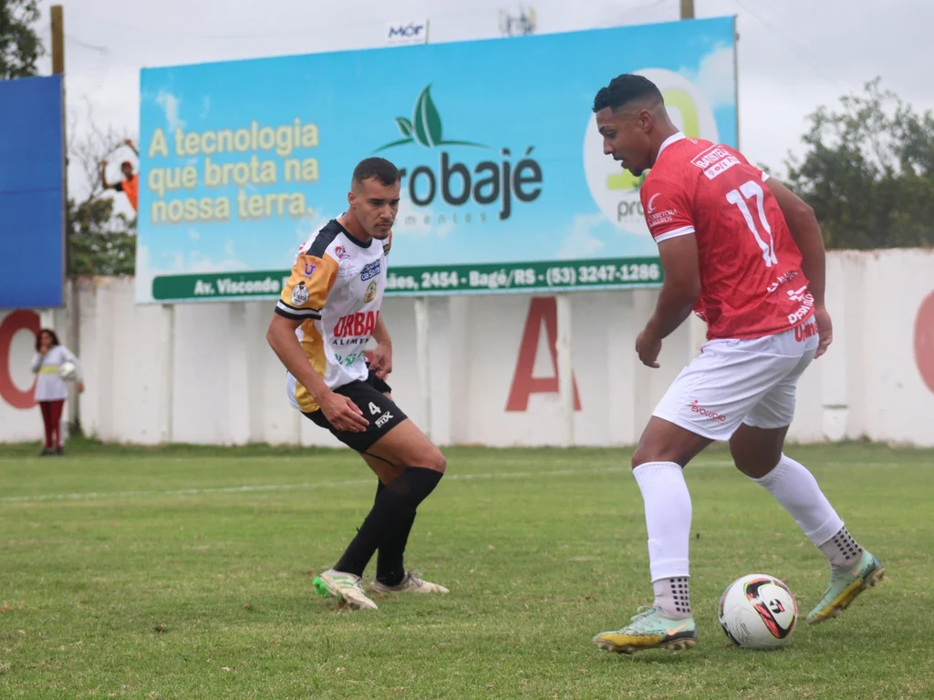 Guarany vence em casa