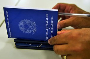 Brasil cria 1,27 milhão de empregos formais