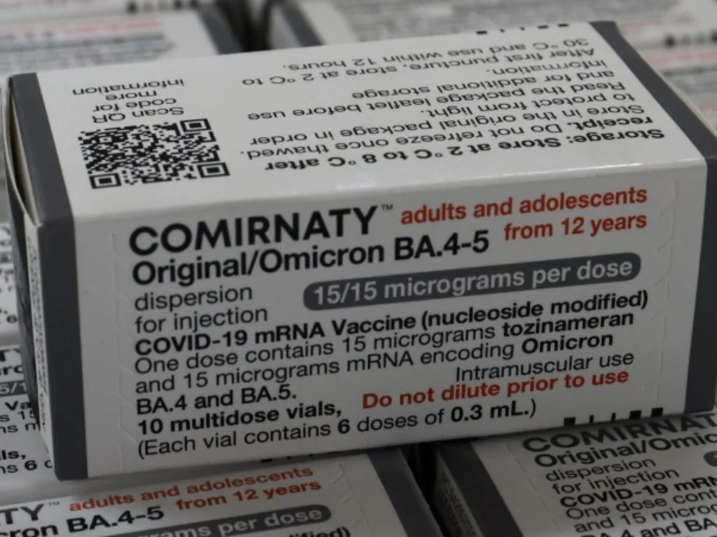 Começa vacinação de idosos com doses bivalentes