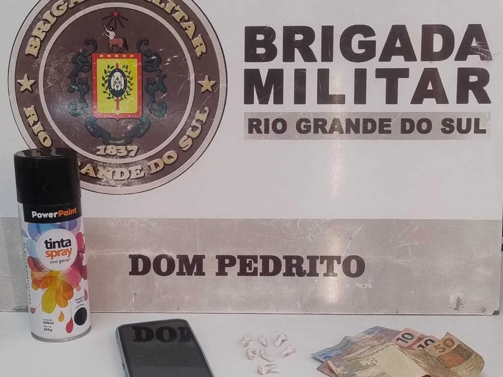 Indivíduo é detido com drogas e dinheiro em ponto de tráfico