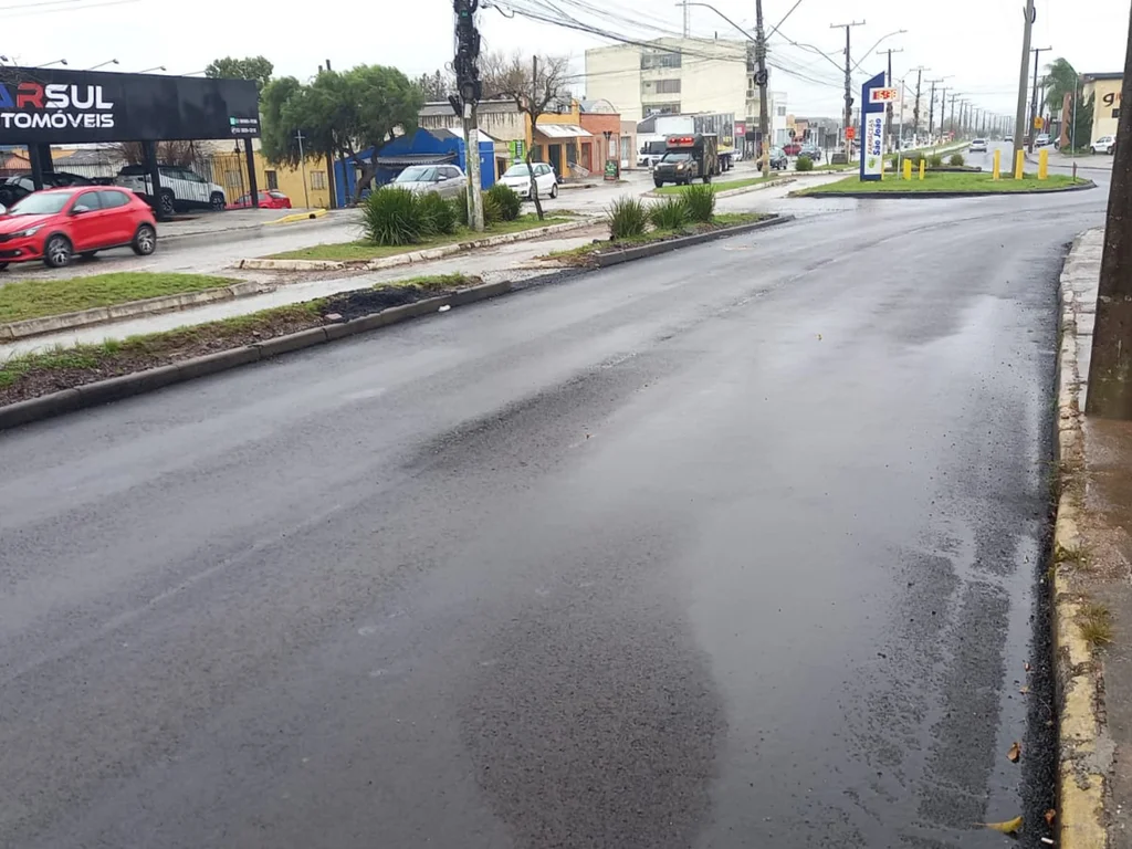 Obra na avenida Santa Tecla está parada e prefeito busca retomada