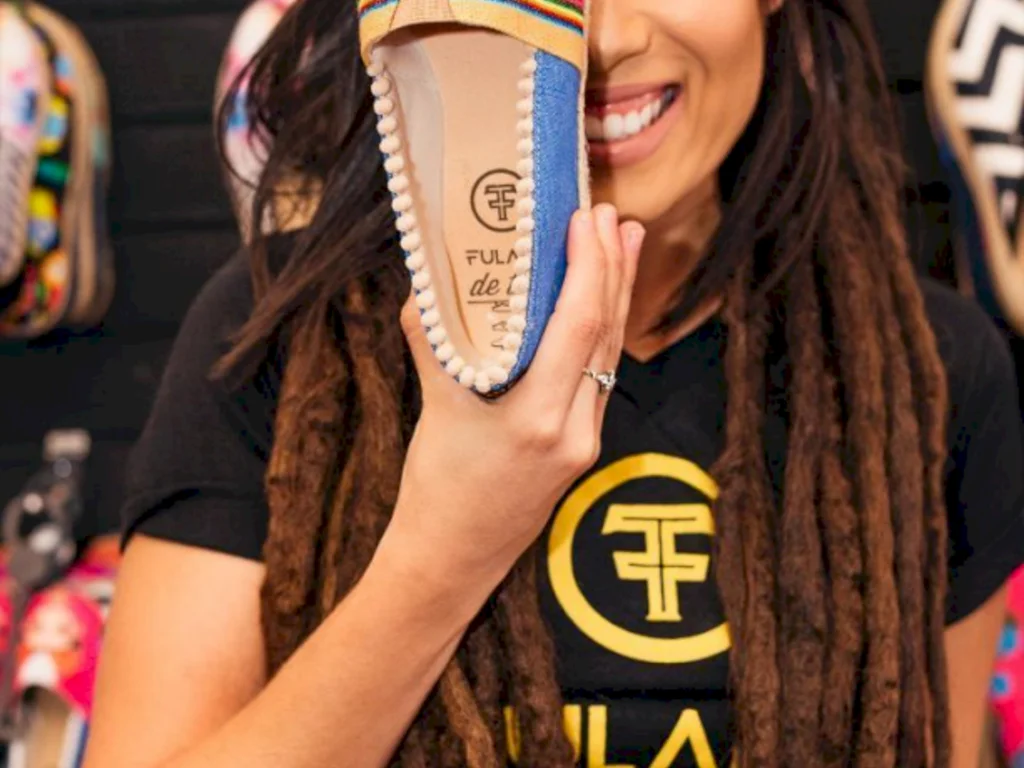 Bageense faz sucesso na Expointer com alpargatas estilosas