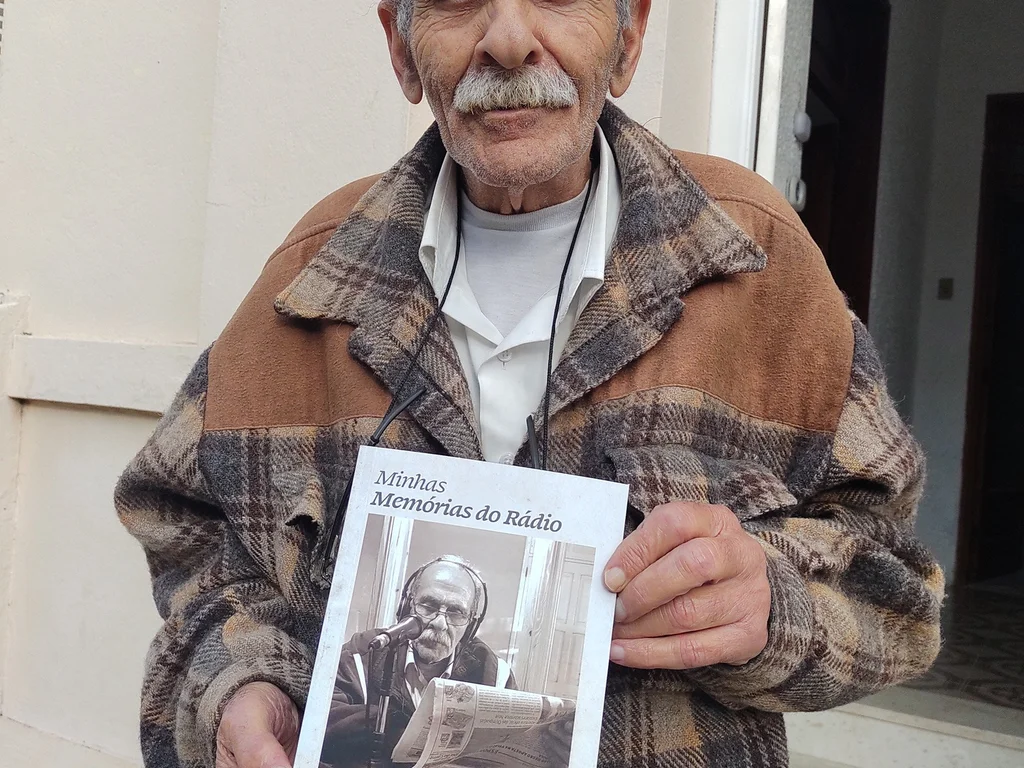 Muza apresenta suas memórias em livro que levou 14 anos para ficar pronto