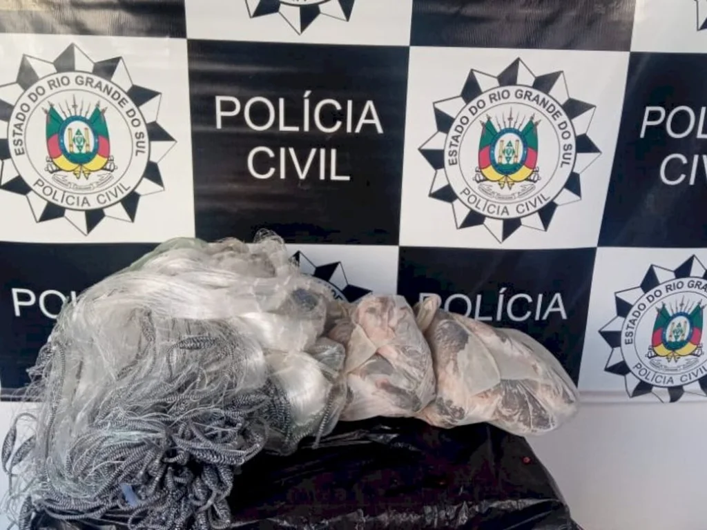 Polícia Civil cumpre mandado e localiza redes de pesca e peixes