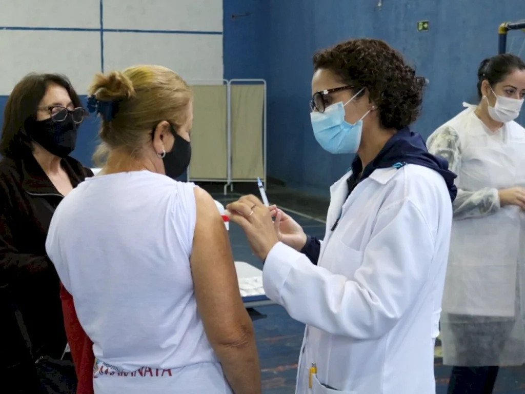 Doses enviadas da CoronaVac não supre demanda