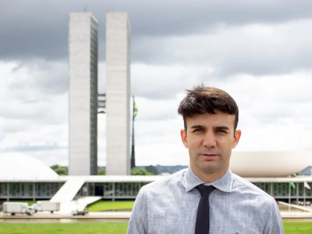 Périplo pelos corredores do poder