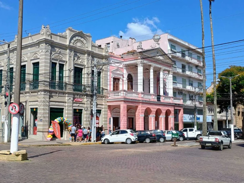 Imba comemora 104 anos com arte na rua e apresentações abertas