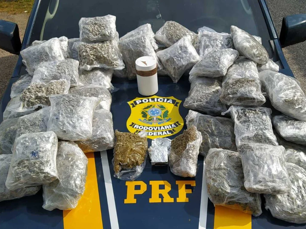 Mulher é presa por tráfico internacional