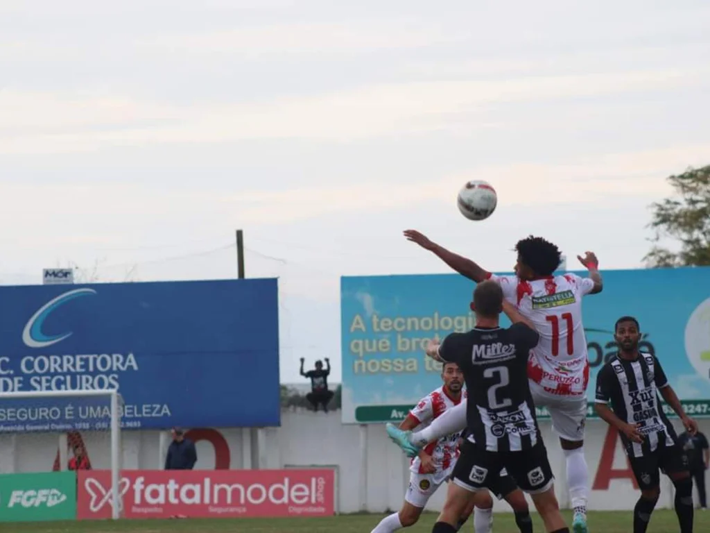 Jogo vale a liderança do grupo