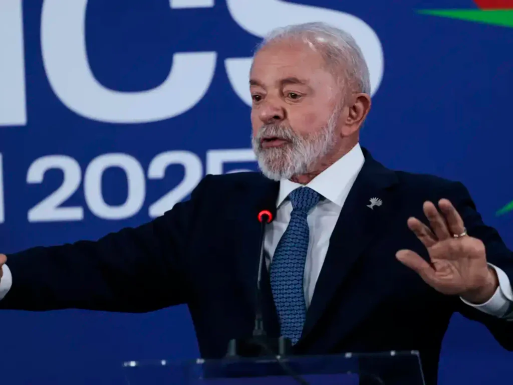 Lula reage a declaração de Trump e nega interferência externa no Brasil