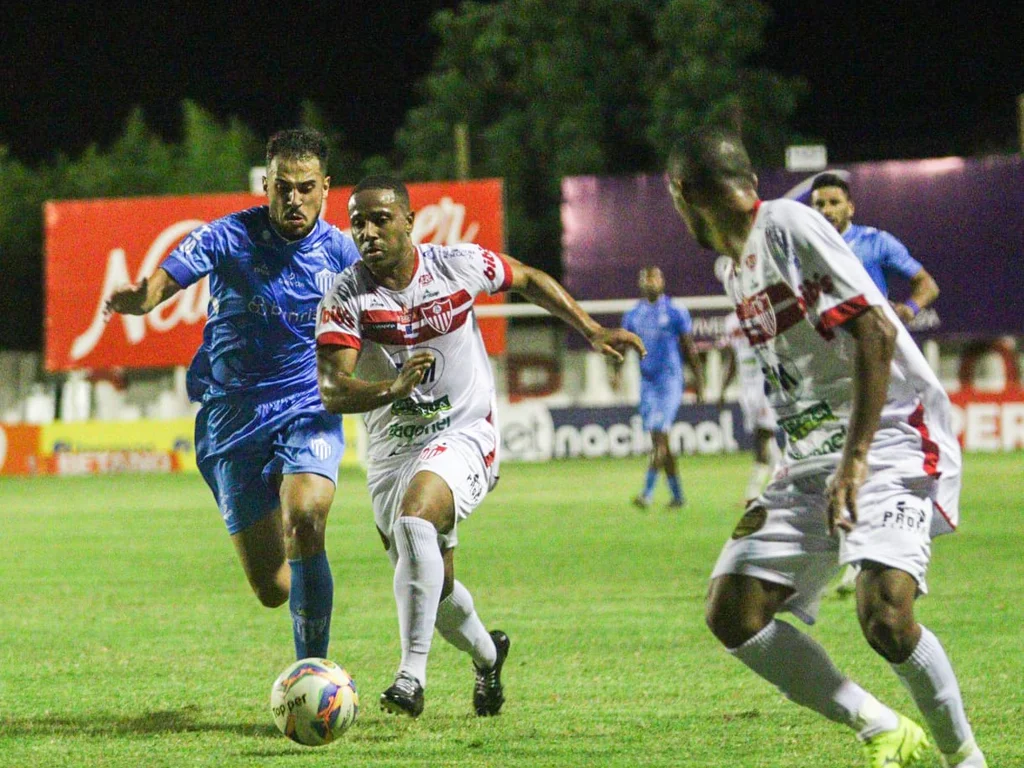 Guarany precisa vencer e torce contra adversários diretos