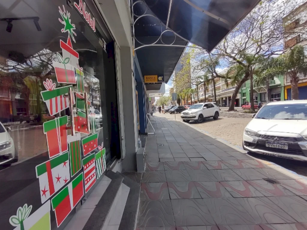 Lojas poderão abrir durante jogos do Brasil