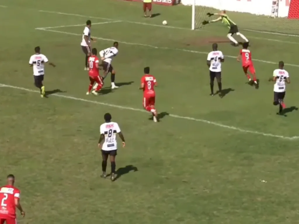 Guarany empata e segue líder