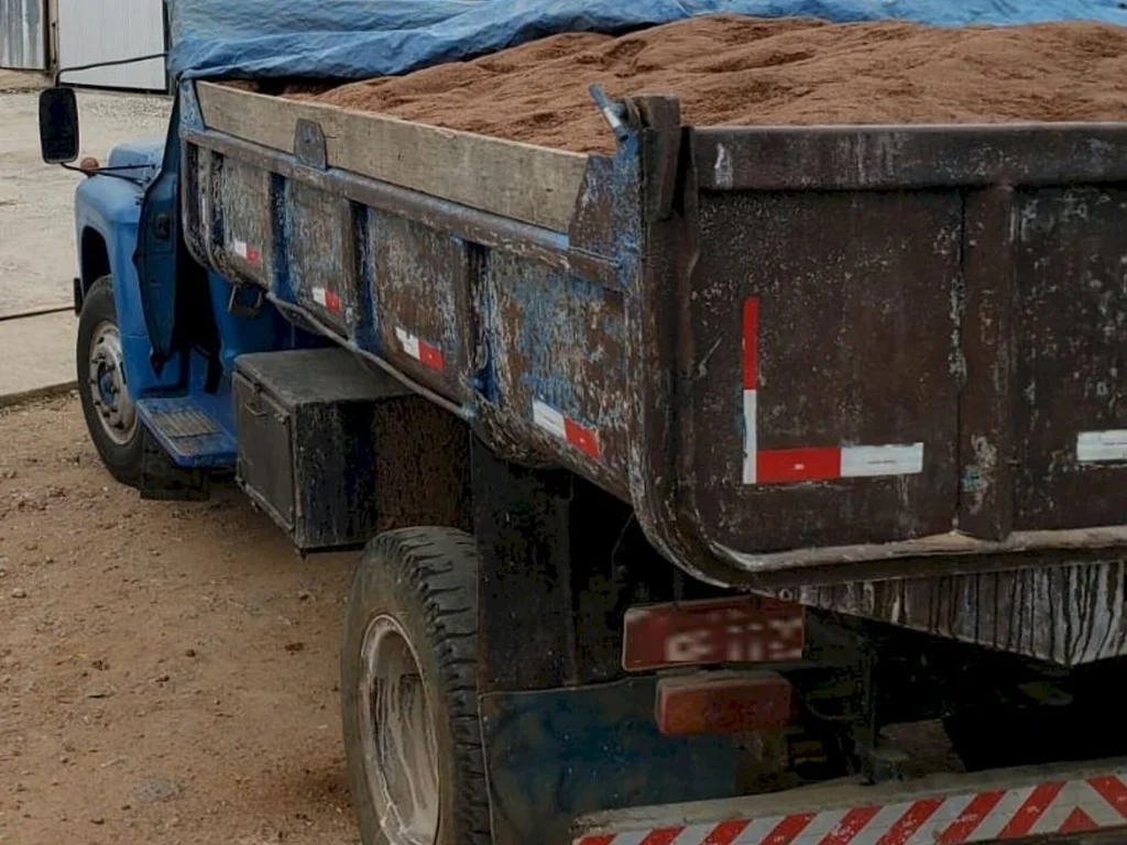 PF prende  homem que extraiu areia em APP