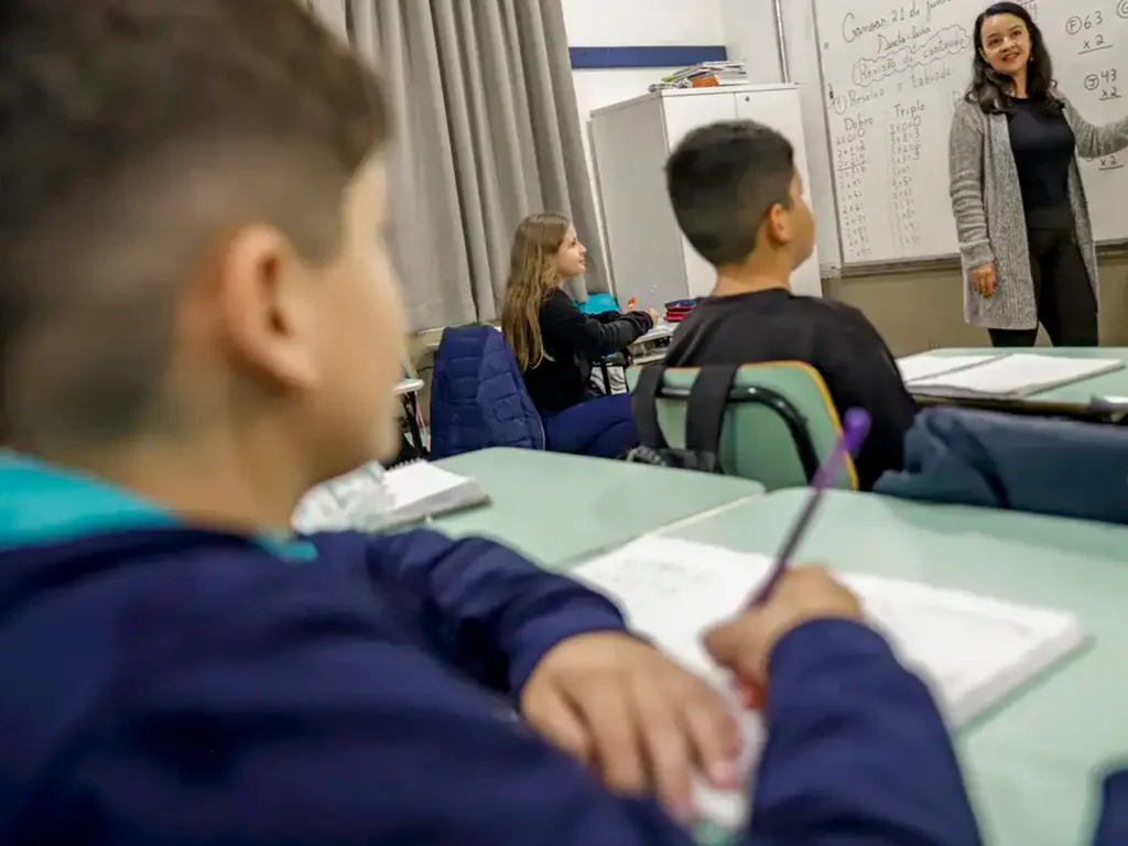 Justiça derruba liminar e autoriza início das aulas