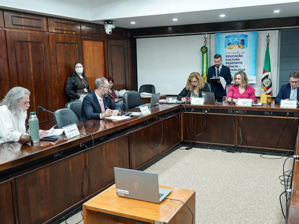 Comissão de Educação recebe pleito de supervisores escolares e debate programa federal