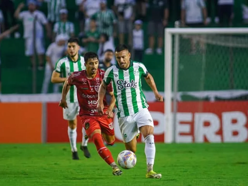 Guarany tem jogador expulso e perde aos 50 minutos do segundo tempo