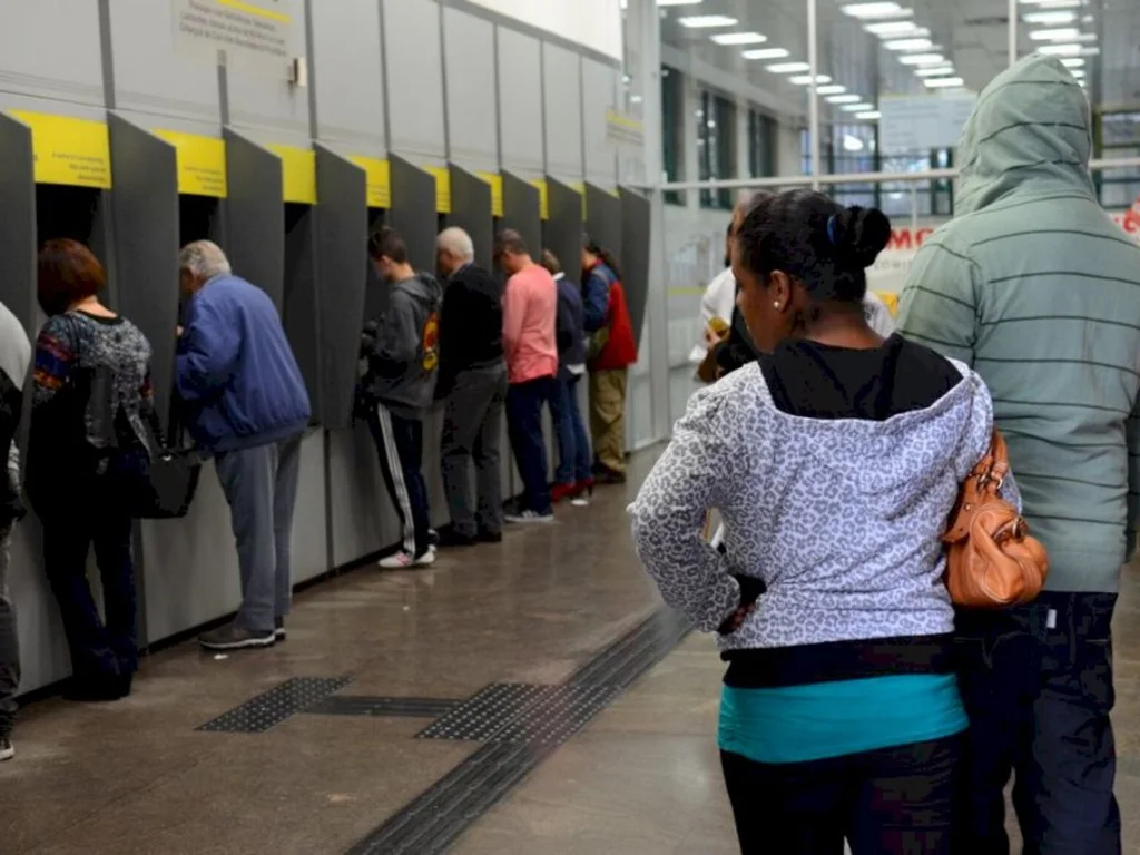 Expediente bancário tem alterações