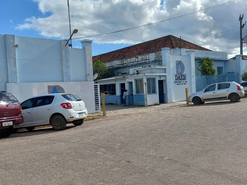 Vereador faz denúncia e diretor o chama de irresponsável