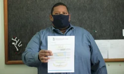 Luciano Hang visita terreno em Bagé