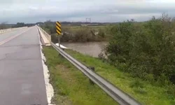 Mais de 93 milímetros resultam em alagamentos em toda cidade