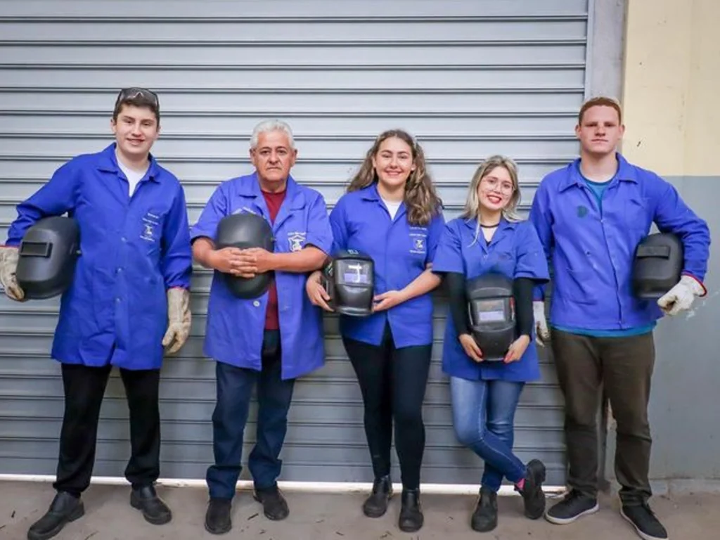 Equipe da Frei Plácido conclui rover