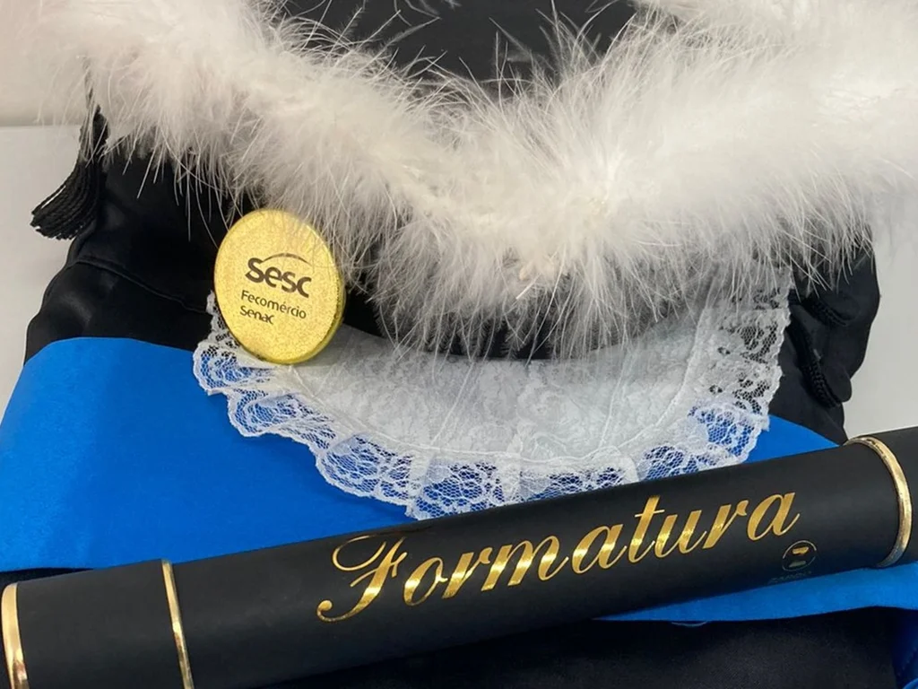 Primeira turma da EAD EJA Sesc Bagé forma 16 pessoas no Ensino Médio