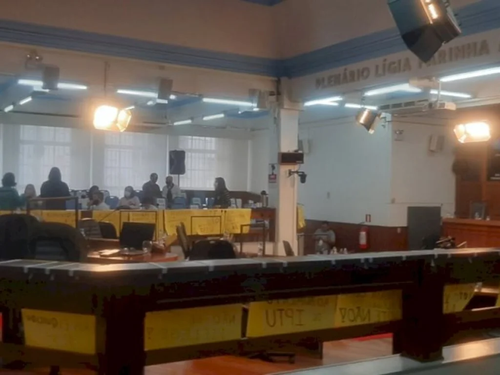 Dia termina sem definição sobre projetos