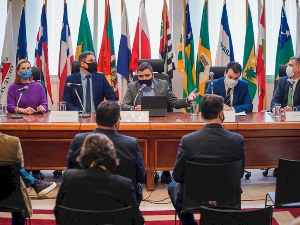 Presidente da Assembleia apresenta proposta para o saneamento