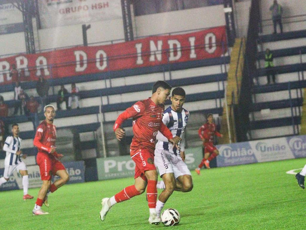 Guarany vence e sai da lanterna