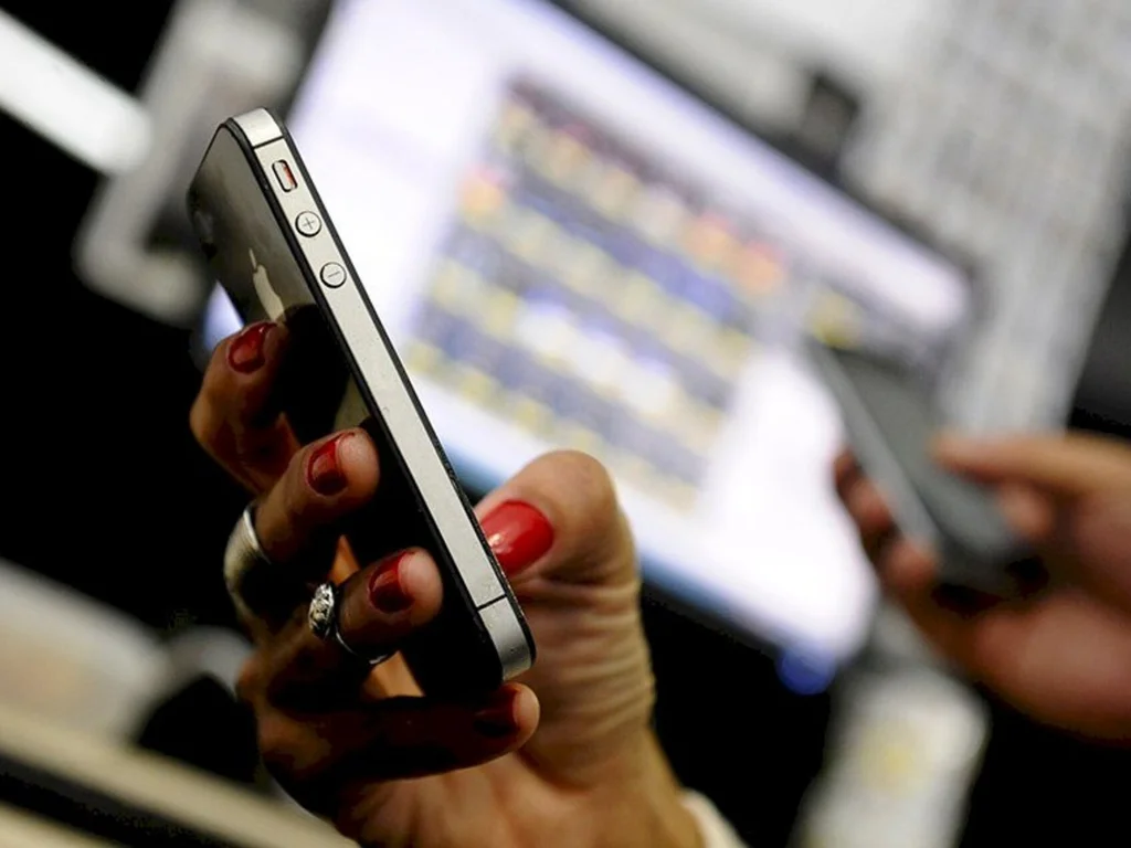 Deputados querem barrar exclusão de perfis de candidato