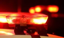 Homem é preso com armas, droga e R$ 1,6 mil