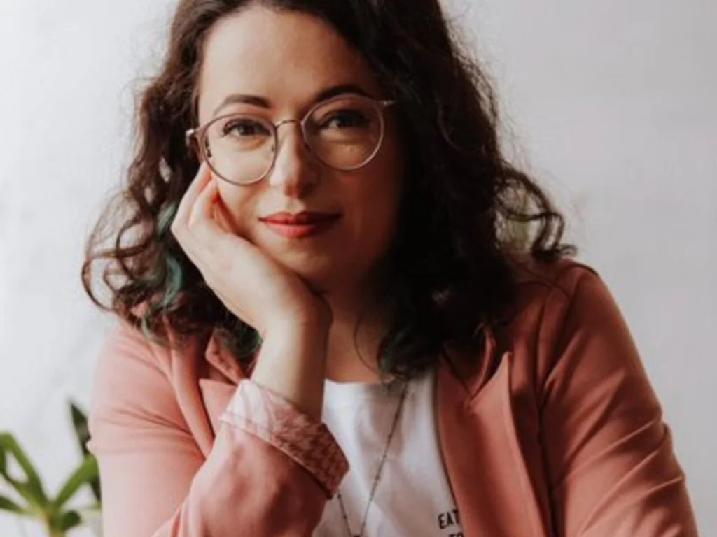 Escritora Giana Guterres lança novo livro neste sábado