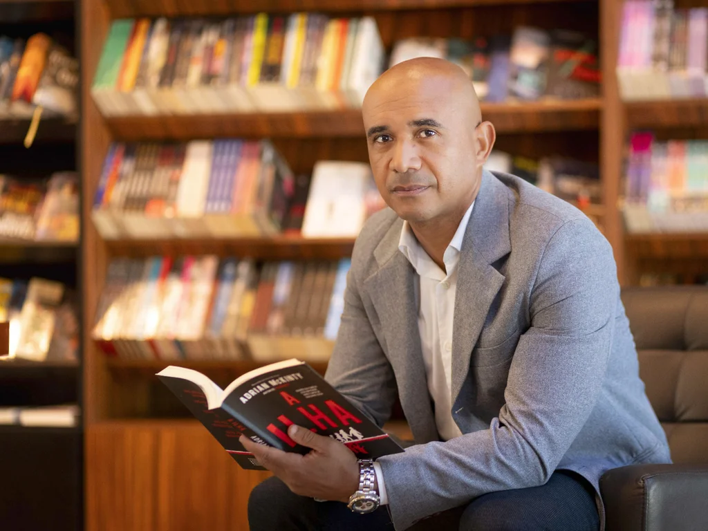 Valdomiro Martins celebra a literatura como espaço de todos