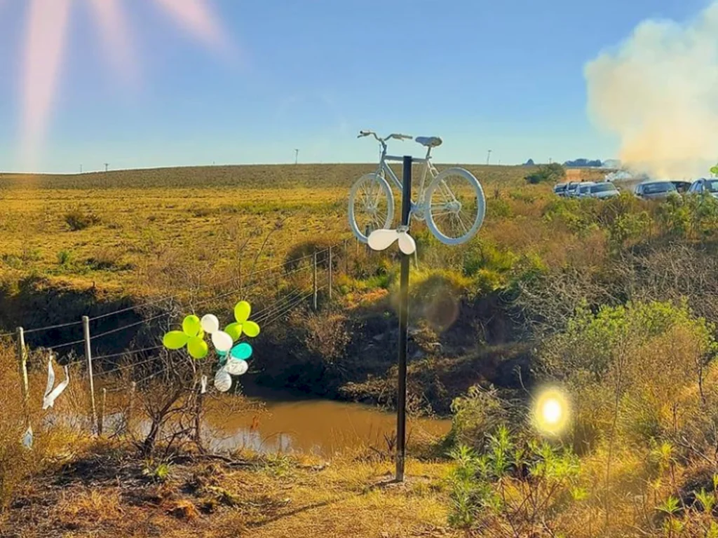 Homenagem tem instalação de ‘ghost bike’