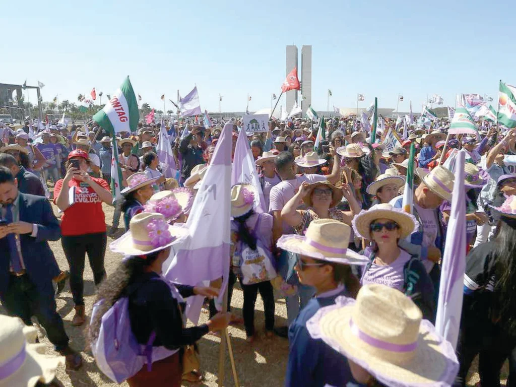 Mulheres da região participam da Marcha das Margaridas
