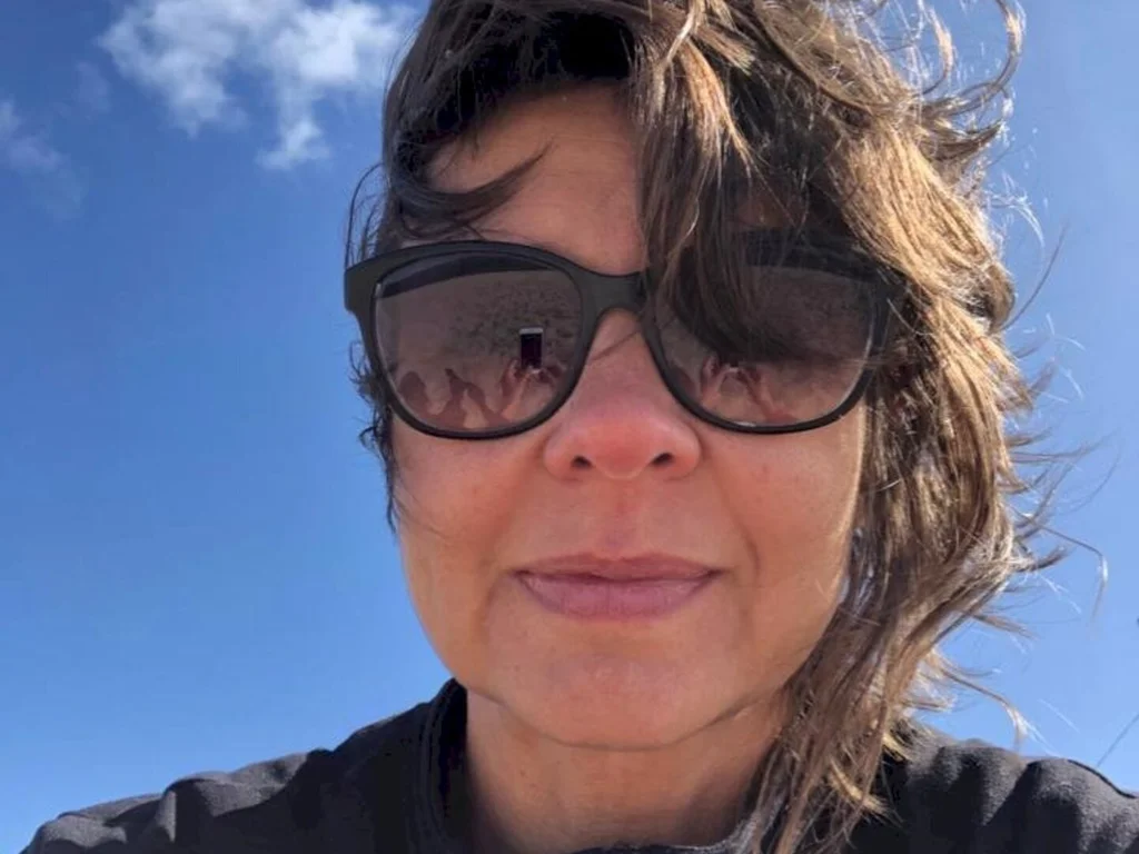 Simone Karam lança ‘O caminho de casa’ durante a Feira do Livro