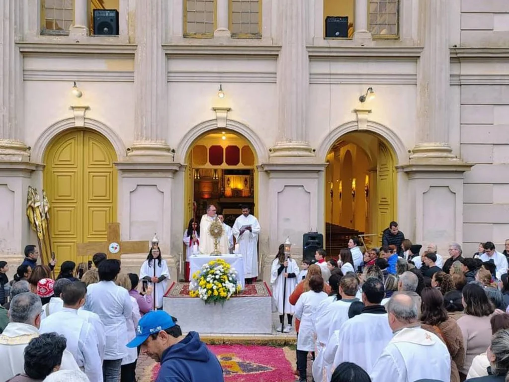 Fé e emoção marcam celebração de Corpus Christi em Bagé