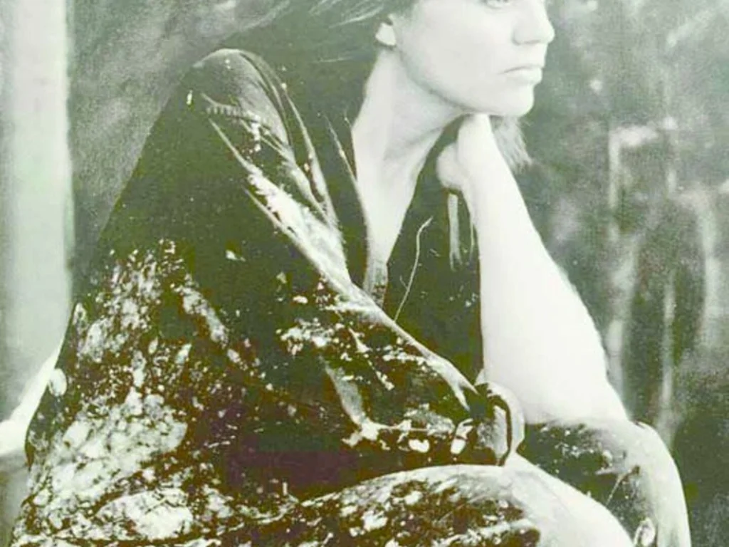 ‘E depois de partir, poder voltar e dizer: este é o meu lugar. Poder assistir ao entardecer e saber que o sol novamente vai raiar’  –   Vinícius de Moraes