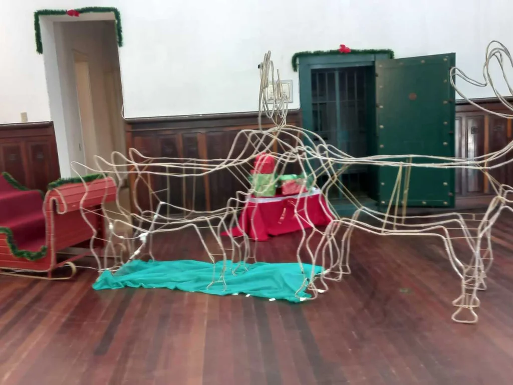 Programação de Natal tem início com chegada do Papai Noel