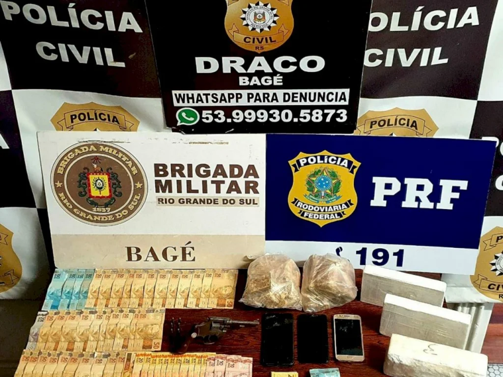 Polícias apreendem drogas e arma de fogo