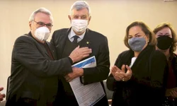 Emenda reduz privilégios a ex-governadores