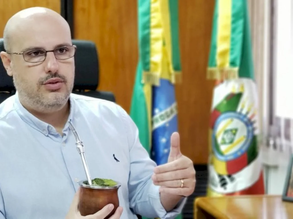 Debandada do Democratas reforça o PL