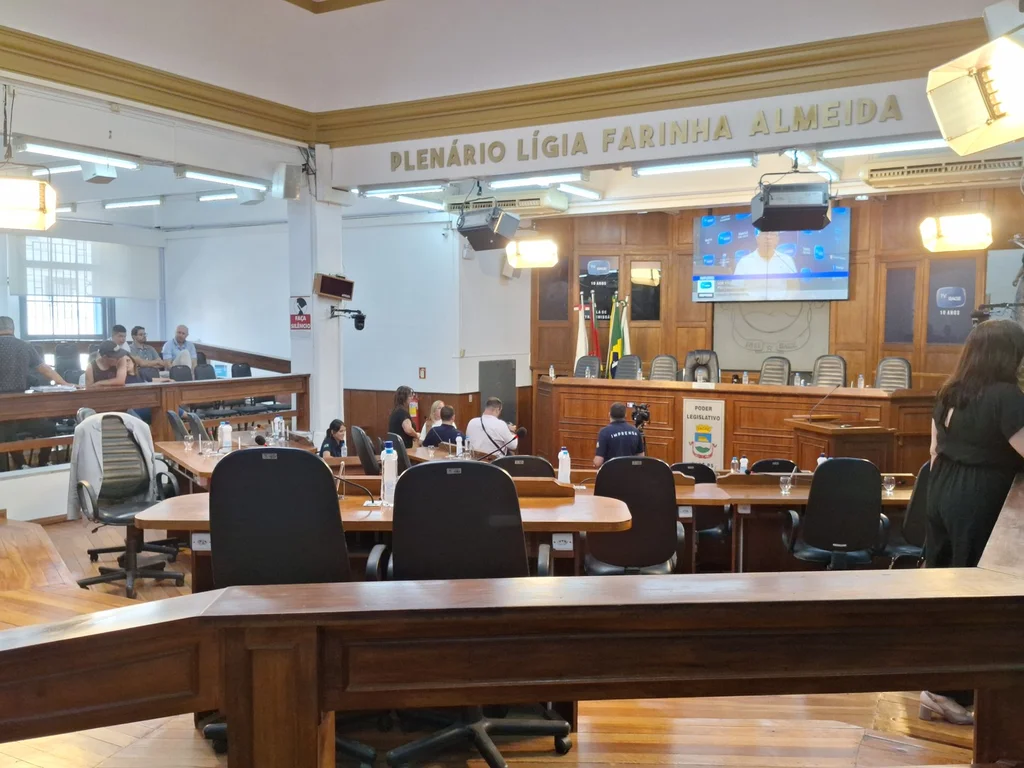 Câmara derruba veto que impedia aplicação de programa de saúde mental nas escolas