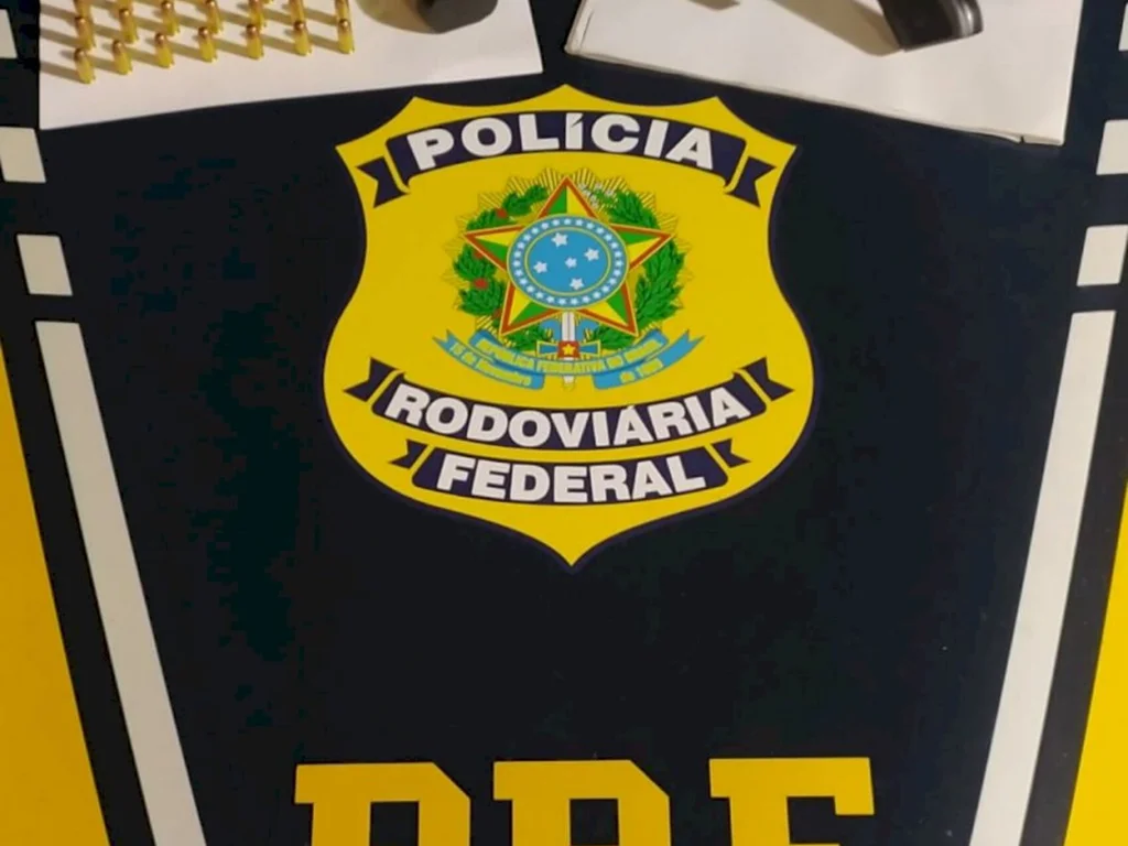 Detento com tornozeleira eletrônica rompida é preso portando pistola furtada em Bagé