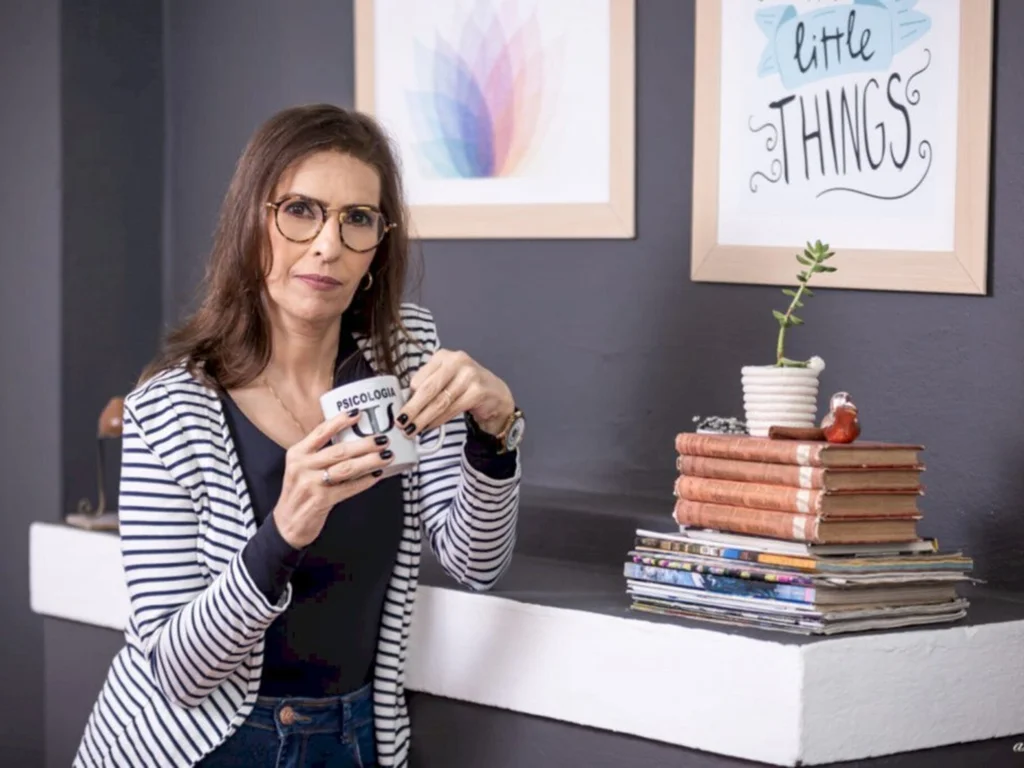 Psicóloga aborda fatores de vulnerabilidade e proteção