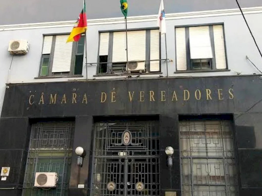 Três vereadores irão concorrer na eleição