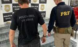 Homem é preso com armas, droga e R$ 1,6 mil