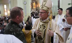Projeto sobe pena para quem fornece álcool ou drogas a crianças